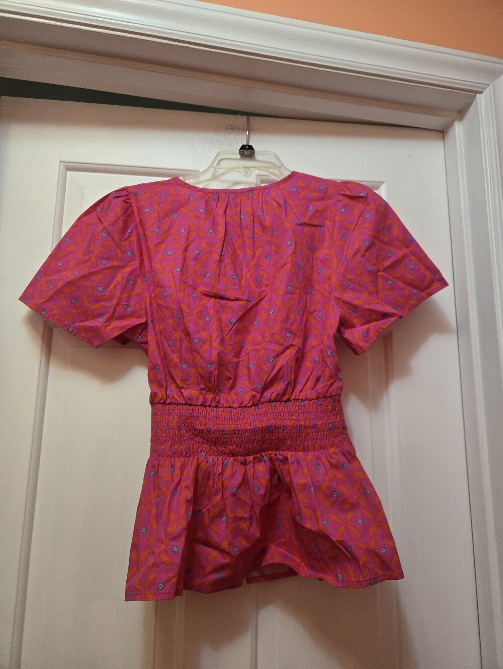 NWT Sugarlips Women’s Pink Puff-Sleeve Shirred Waist Top - Picture 3 of 3
